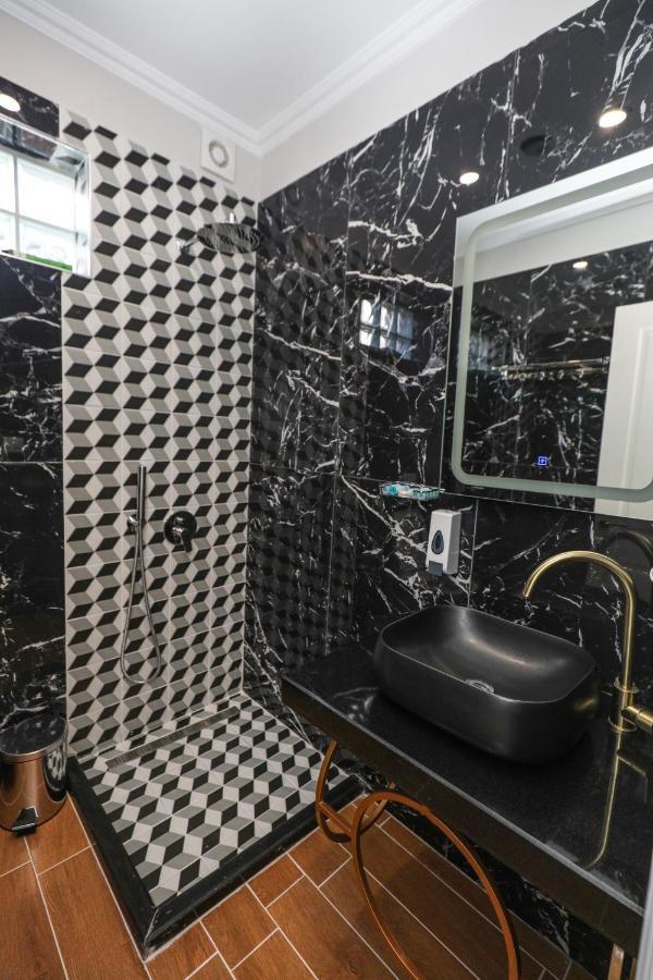 Hotel Peroni كورتشي المظهر الخارجي الصورة